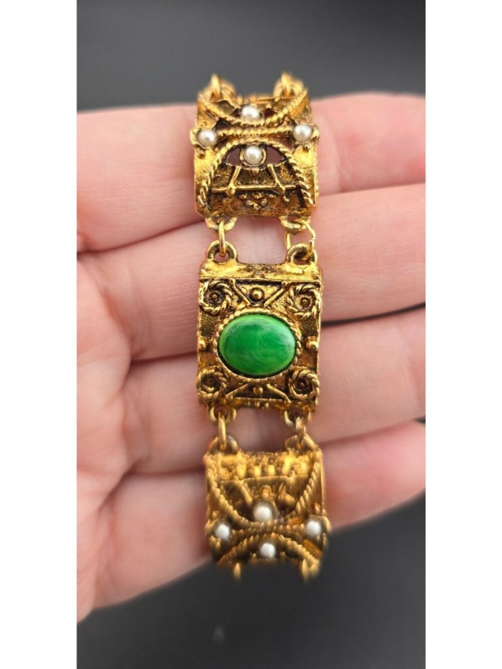 Vintage LJM Laurentian Link Etruscan Bracelet Gold Tone Green Cabochons 6.25" - Picture 3 of 8